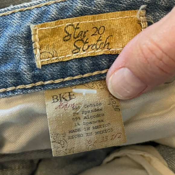 BKE low rise jeans. Flare leg. - Picture 7 of 10